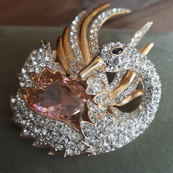 Pink superb swan pin by nolan miller - Picture 1 of 5